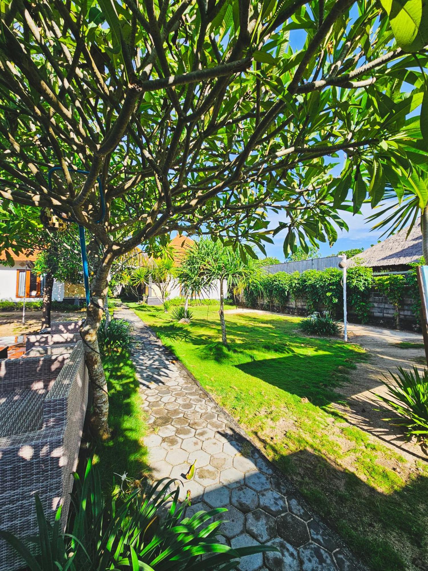 Hokita Home Stay Nusa Lembongan  Exterior photo