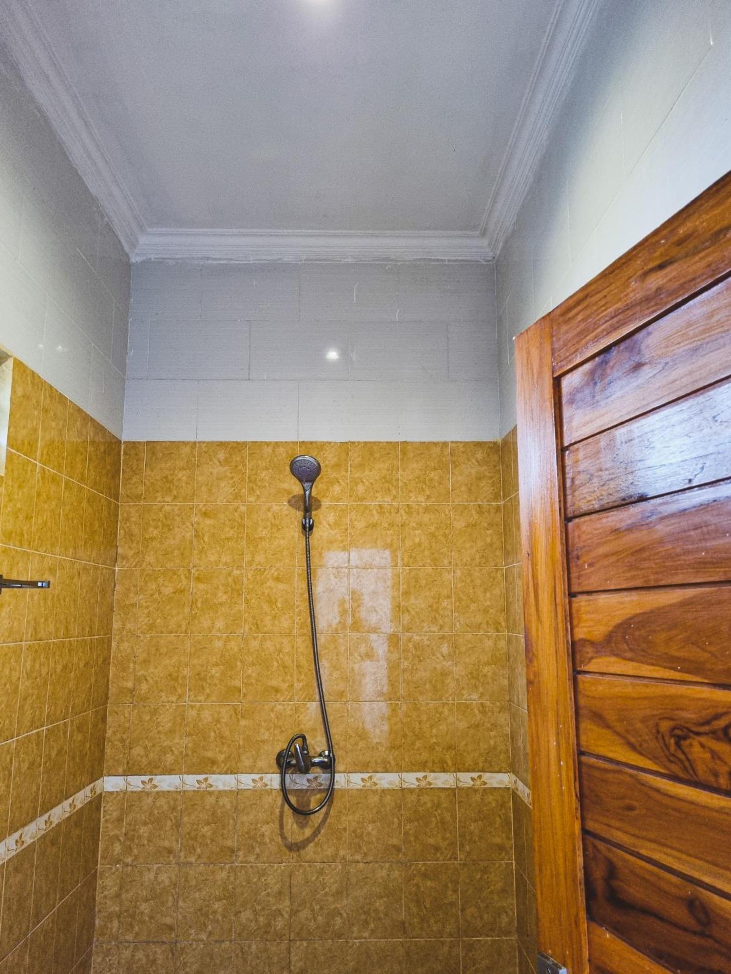 Hokita Home Stay Nusa Lembongan  Exterior photo